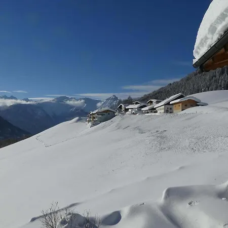 Niki's Bergloft Apartment Navis